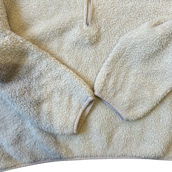 H&M Cream Teddy Fleece Textured Fabric Cropped Oversized Size M Cozy Neutral - Picture 13 of 13